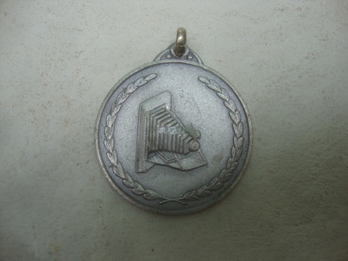 Medalla Camara Foto Fotografica Antigua 3,1 Diam X 1mm