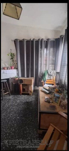 Casa En Venta Con Renta 2 Dormitorios, 1 Baño Y Cochera-villa Española