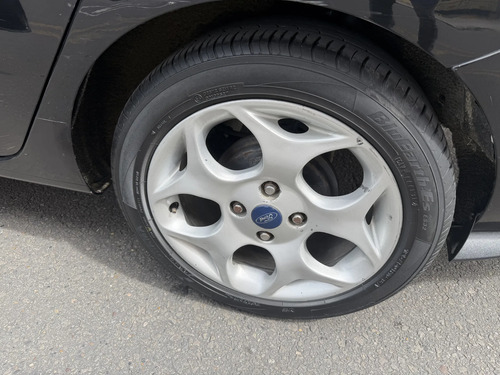 Ford Fiesta 1.6 Sportback Automática