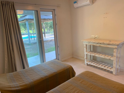 Casa Exclusiva En La Isla Del Golf Para 12 Personas - ### Dueño Directo ### 234 M2 Cubiertos + 74 M2 Descubiertos Con Salida Directa Al Golf (4 Dormitorios + 1 Habitación De Servicio)
