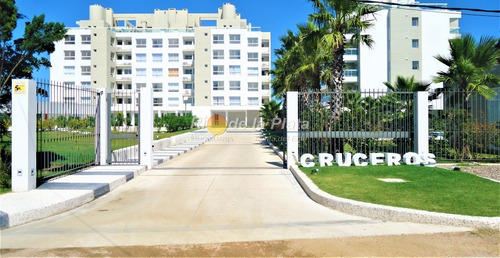 Primera Linea En Playa Mansa.- Ref: 13009