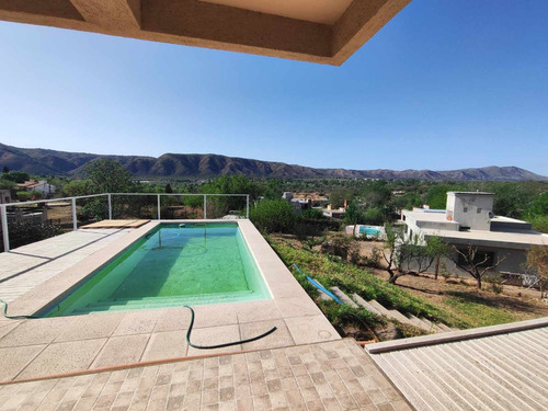Chalet Con Pileta En Venta En Barrio Cerrado, Mayu Sumaj, Cordoba