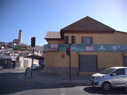 Local Comercial A Pasos Del Centro De La Ciudad