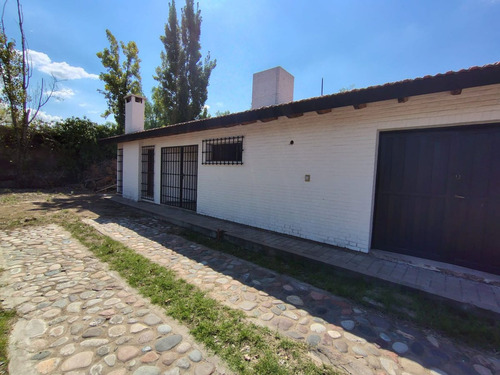 Se Vende Casa En Barrio La Colina,chacras De Coria