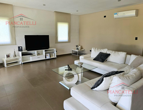 Venta De Casa En Terravista Con 4 Habitaciones