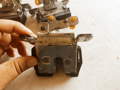 Chapa De Cajuela Chevrolet Corsa 1993-2002 Original Usado (Usado)