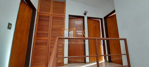 Imagen 6 de 18 de Mk Inmobiliaria Vende Town House En Llano Alto.urb Los Eucaliptos/04143995167mirtha De Freitas