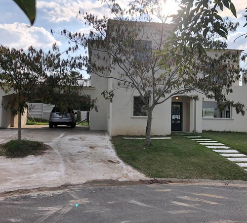 Casa En Venta, 3 Dormitorios. Amplios Ambientes. Perimetral. Barrio Cerrado San Matias, Escobar