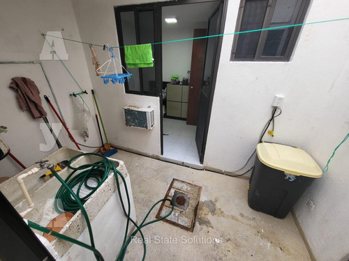 Casa En Renta, 3 Recámaras, Cuarto Servicio, Sm 18, Cancún Centro.