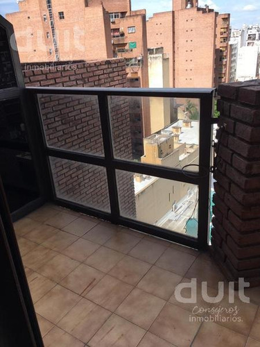 Amplio Departamento Un Dormitorio Con Balcón - Vista Al Frente