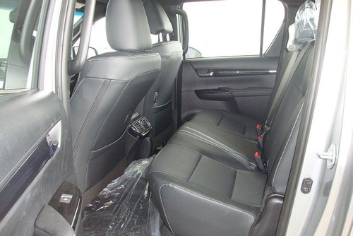 Toyota Hilux 2.8 Cd Srx 177cv 4x2 Automática 2021