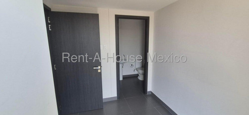 Departamento En Renta En Bosque Real, Huixquilucan Jl 25-3625.