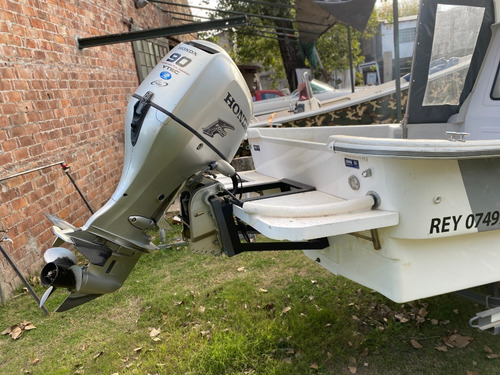 Imagen 6 de 9 de Tracker Cabinado Aramendi Islero 650 Con Honda 90hp 4t