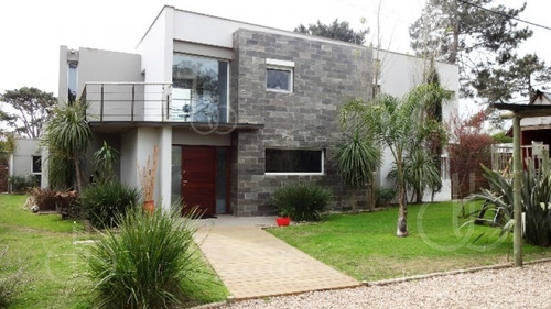 Punta Del Este, Rincón Del Indio, 4 Dormitorios Y Piscina Climatizada*- Ref: 42409