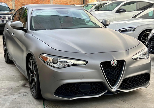 Alfa Romeo Giulia 2.0 Ti At