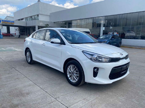 Imagen 3 de 15 de Kia Kia Rio Sedan 2018 4p Ex Man Ve F. Niebla Ra-15