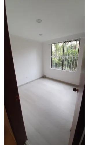Venta Apartamento Salitre 86 Mts, Piso 2, Garaje, 4 Hab, 3 Baños