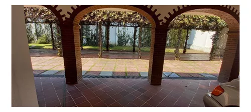 CASA EN VENTA EN LOMAS DE CHAPULTEPEC CON USO DE SUELO