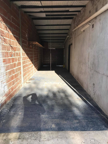 Vendo Casa En San Nicolás De Los Arroyos, 6 Años De Construccion Nueva , 2 Dorm. Garage Para 2 Autos.