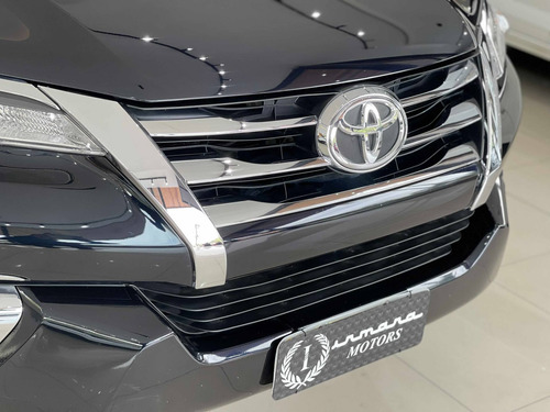 Imagem 10 de 13 de Toyota Hilux Sw4 2.7 Srv 7 Lugares 4x2 16v Flex 4p