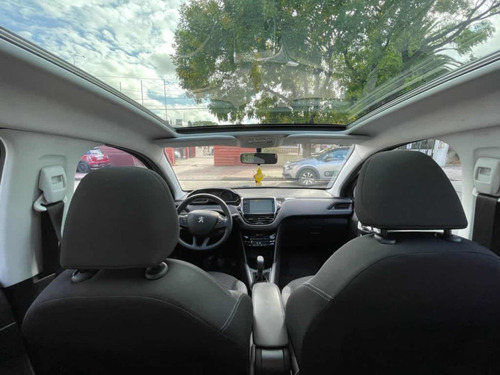 Peugeot 208 1.2 Francés Nivel 5