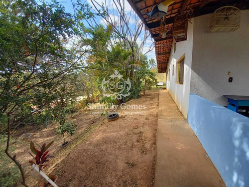 Imagem 9 de 14 de 2.000 M², 03 Dormitórios, Churrasqueira E Piscina !!