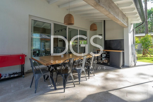 Casa En Venta En La Herradura, Pinamar, Costa Atlántica
