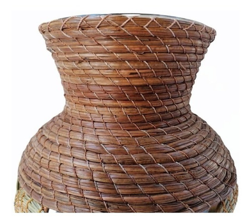 Imagen 2 de 3 de Jarrón De Hoja De Pino, Aripo