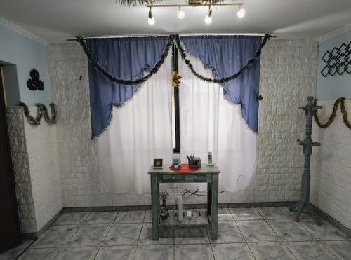 : Venta Casa En Jose Leon Suarez De 3 Ambientes Con Cochera, Quincho Y Jardín