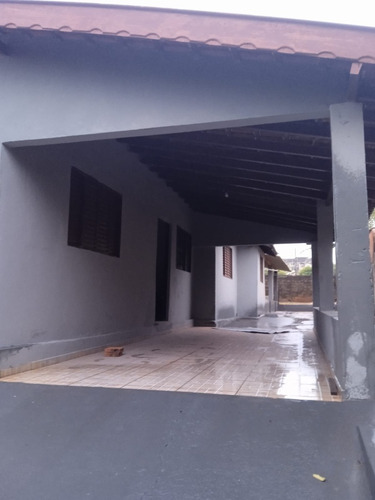 A Casa Tem 2 Quarto , 1 Banheiro