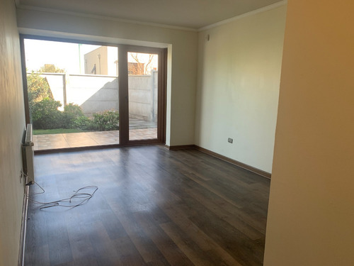 Casa Barrio Altos Del Parque Sur 3d+3b Cod. 40826