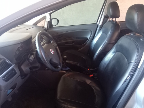 Fiat Punto Attractive 1.4 Itália Flex 5p 2012