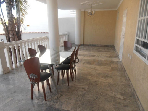 Casa De Lujo En Venta Urb San Jacinto Maracay Con Piscina Gimnasio Zona Exclusiva Negociable Kg:23-3908