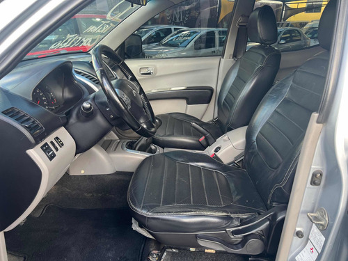 Imagem 14 de 15 de Mitsubishi L200 2015 2.4 Triton Gl Cab. Dupla Flex 4p