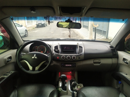 Imagem 4 de 8 de Mitsubishi L200 2010 3.2 Triton Hpe Cab. Dupla 4x4 Aut. 4p