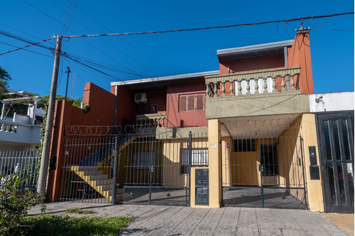 Venta Casa En Planta Alta Y 3 Dptos En Guadalupe 