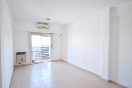 Imagen 14 de 19 de Departamento C/cochera De Un Dormitorio 45 17y18