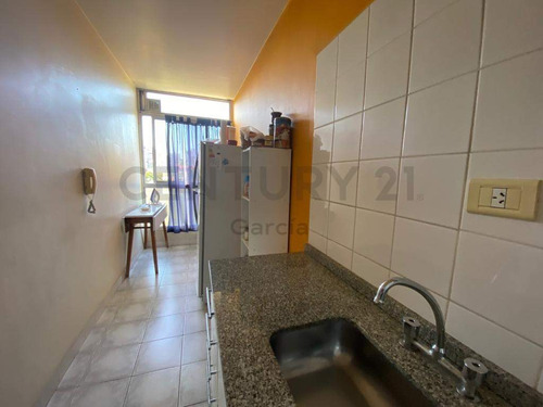 Venta De Monoambiente Con Balcón En La Boca