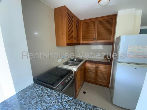 Se Ofrece En Alquiler Acogedor, Comodo E Iluminado Apartamento Ubicado En Colinas De Bello Monte