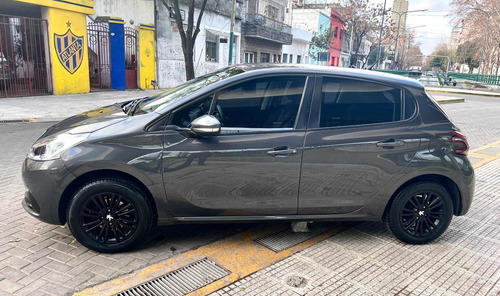 Imagen 3 de 15 de Peugeot 208 2018 1.6 Allure