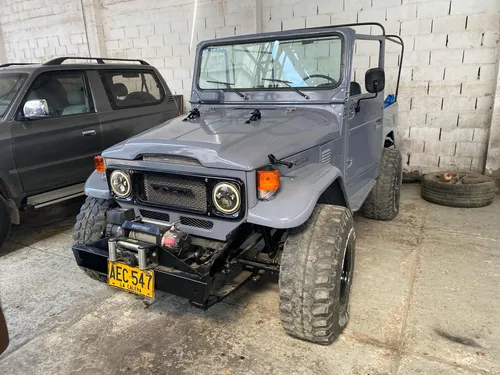 Toyota Macho Carpado Land Cruiser Fj40