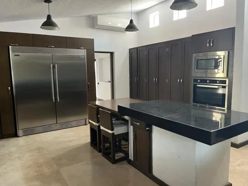 Casa En Venta En Jurica En Esquina! Una Sila Planta