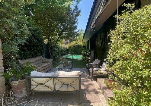 Casa En Venta De 4 Dormitorios En La Reina