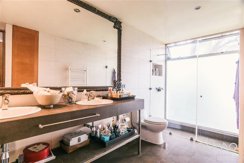 Casa En Venta De 5 Dorm. En Vitacura