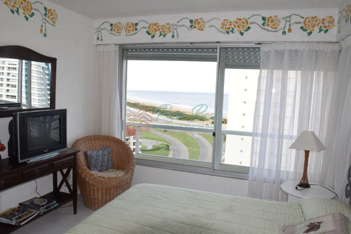 Apartamento En Brava, 2 Dormitorios *- Ref: 1116