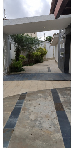 Quinta En Venta Parque El Retiro En San Antonio De Los Altos