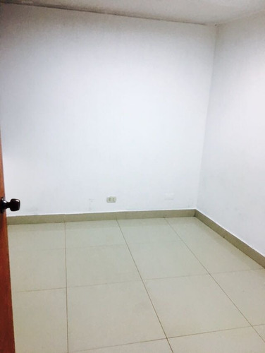 Departamento En San Borja, Mini Departamento En San Borja, Departamentos En San Borja, En Avenida Rosa Toro Cuadra 9 Cruce Con Canadá Cuadra 35, Excelente Zona Comercial Todo A La Mano