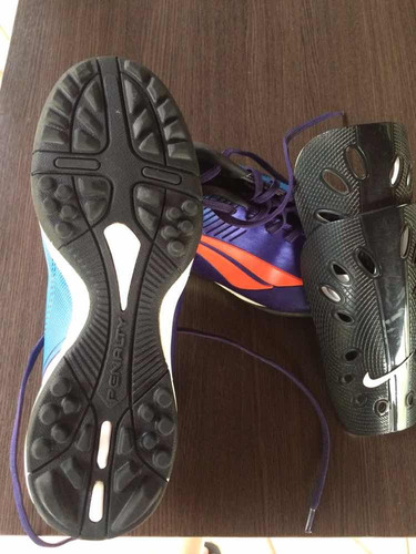 Par De Chuteiras Penault N40 E Caneleiras Nike