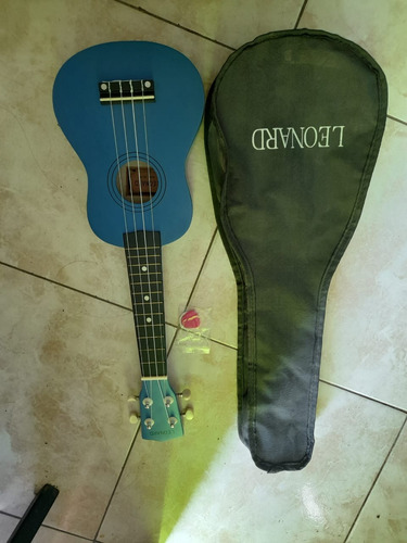 Vendo Ukele Soprano Completo Con Nuevas Cuerdas Y Funda 