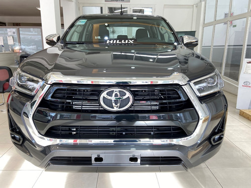 Imagen 11 de 16 de Toyota Hilux 4x2 D/c Srv 2.8 Tdi 6a/t My 2022 Mr